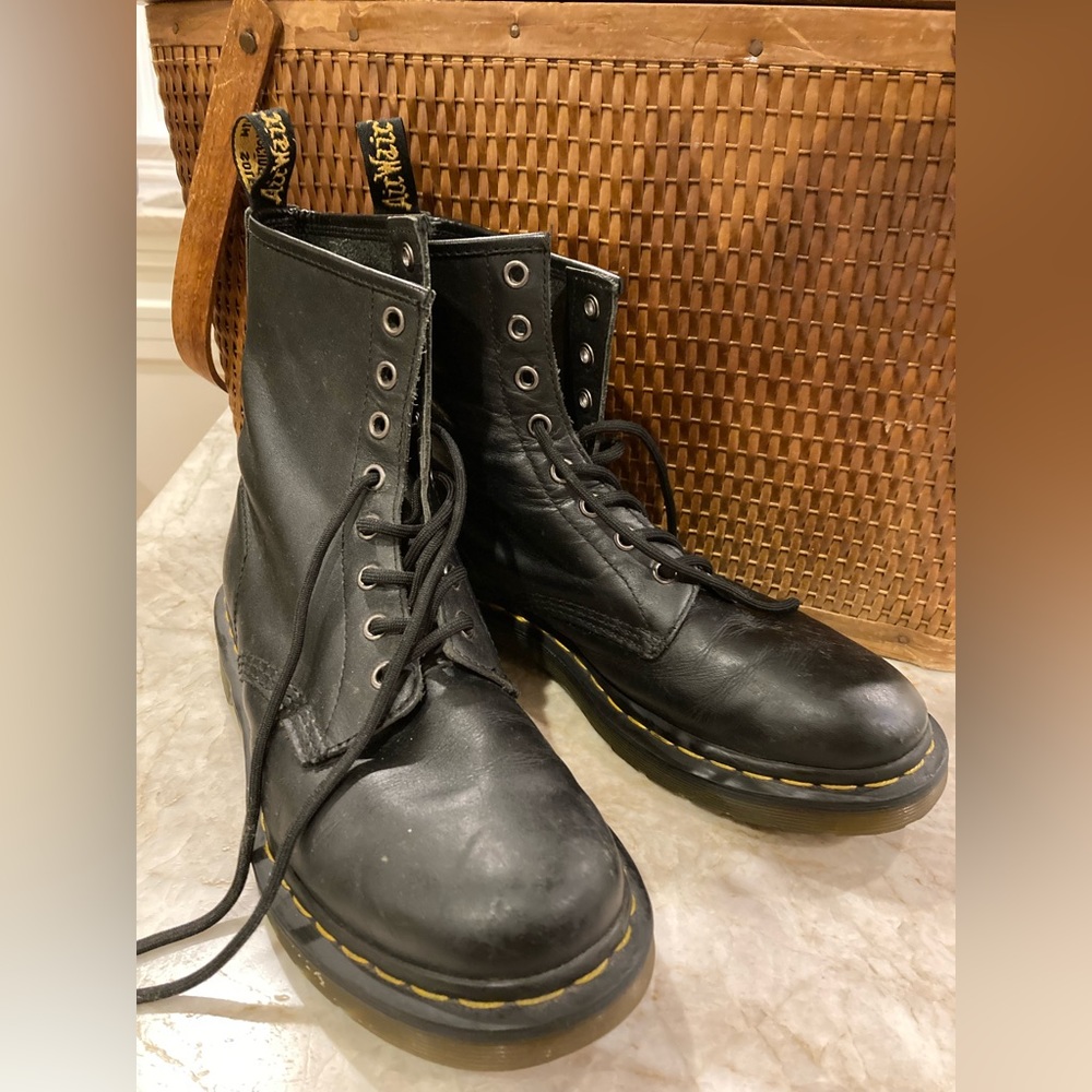 Black Dr. Marten 1460’s barely used size 9